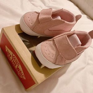 NIB light pink infant sk8-hi vans